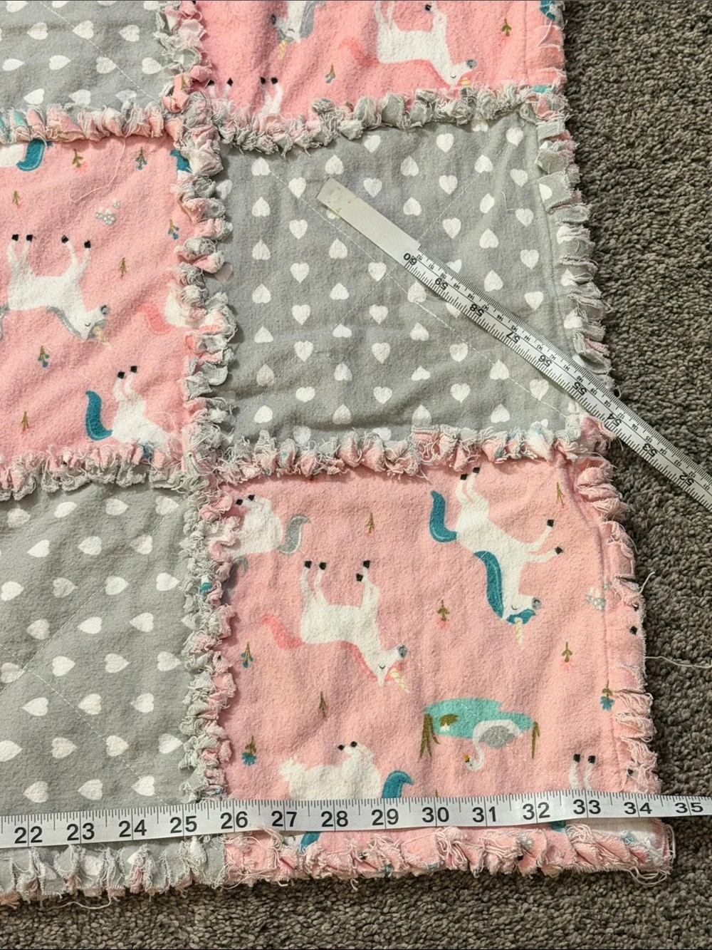 Girls Unicorn Rag Tied Quilt 33x42 nice!